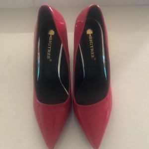 Red modern design shoes